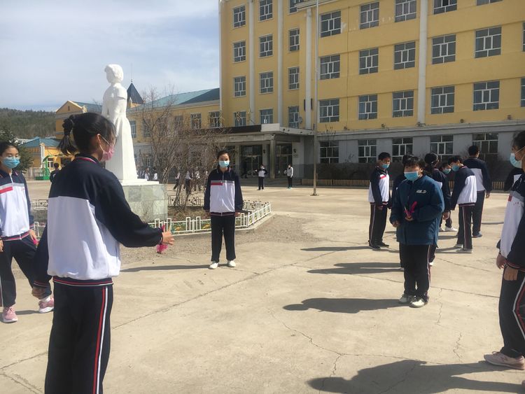 额尔古纳市莫尔道嘎中学