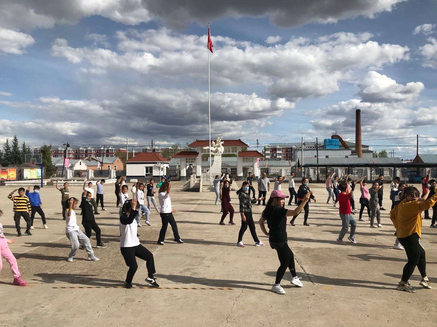 额尔古纳市苏沁学校