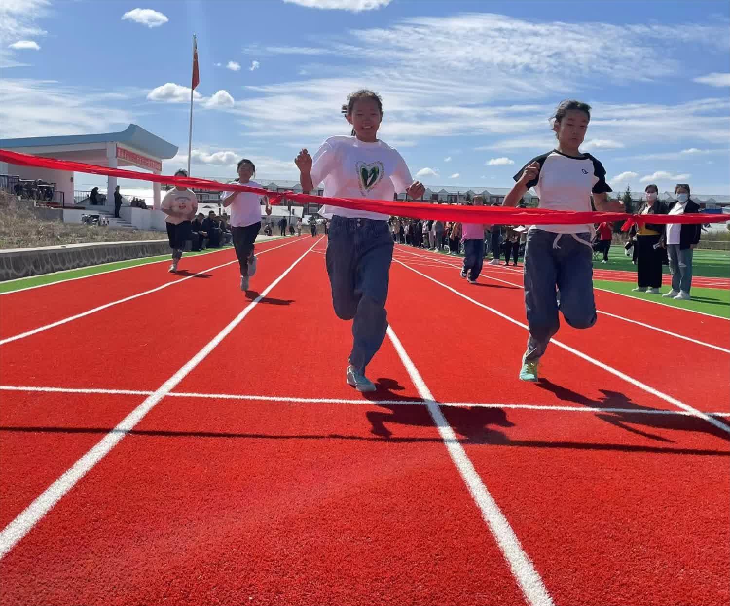 额尔古纳市苏沁学校