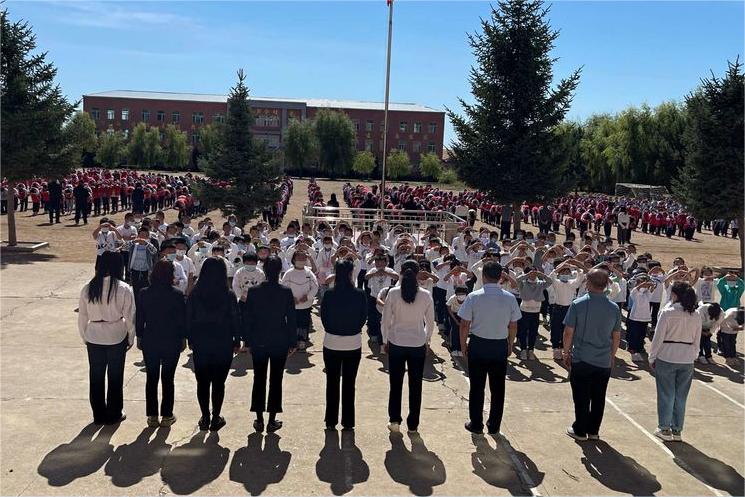 蘑菇气镇中心校