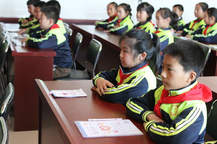 卧牛河镇明德小学