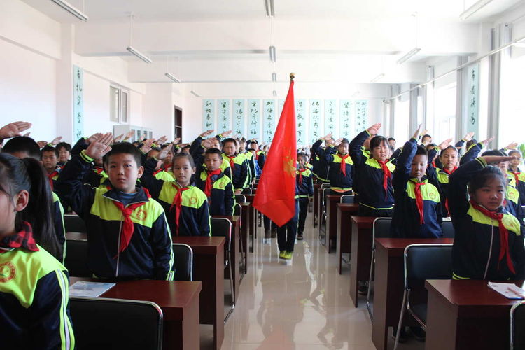 卧牛河镇明德小学